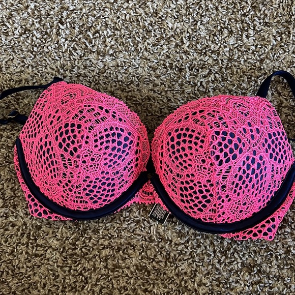 Victoria secret bras - Picture 3 of 8